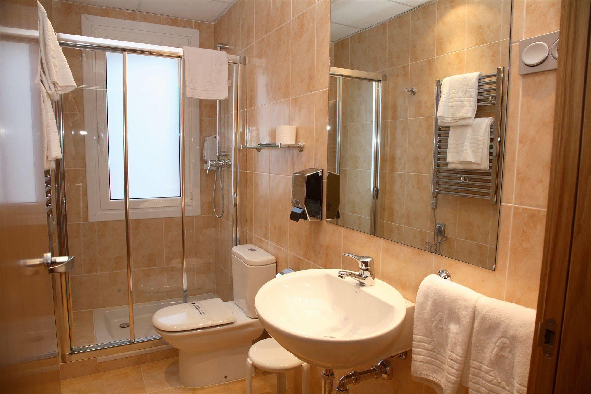 Hotel Villa De Ermua Kültér fotó