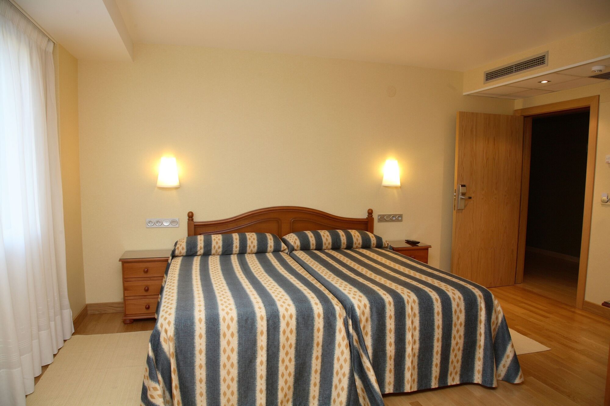 Hotel Villa De Ermua Kültér fotó